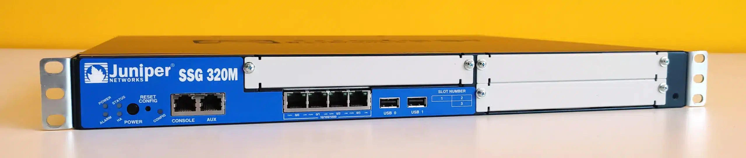 Juniper SSG-320M Juniper SSG-320M